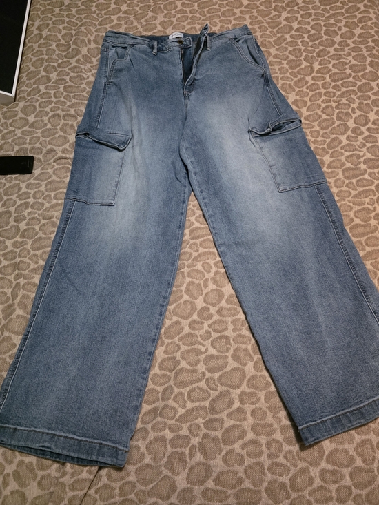Jessica Simpson Denim - Men's Wide-Leg Cargo Jeans in Light Blue